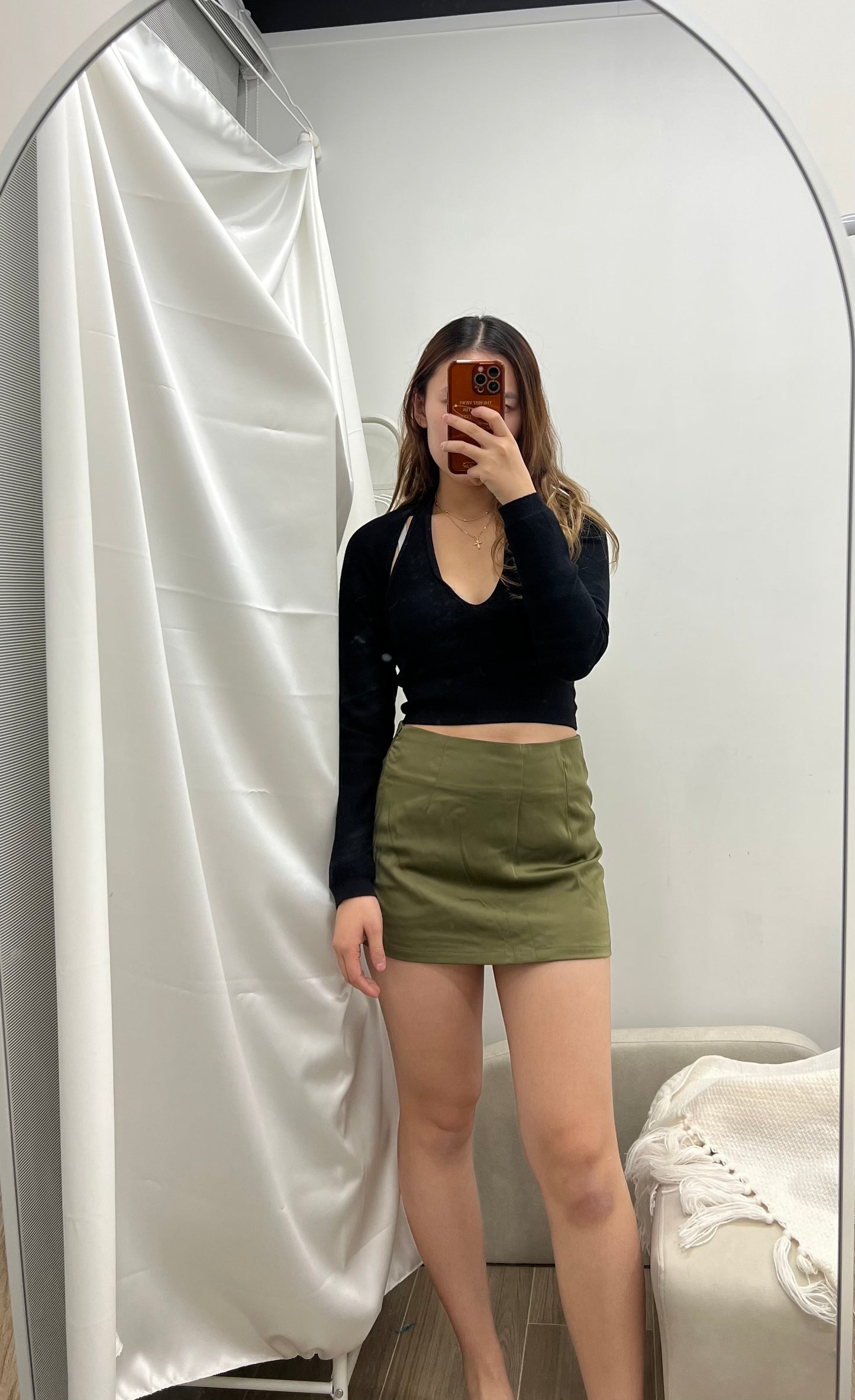 Estrella satin miniskirt - Glamorous oootd