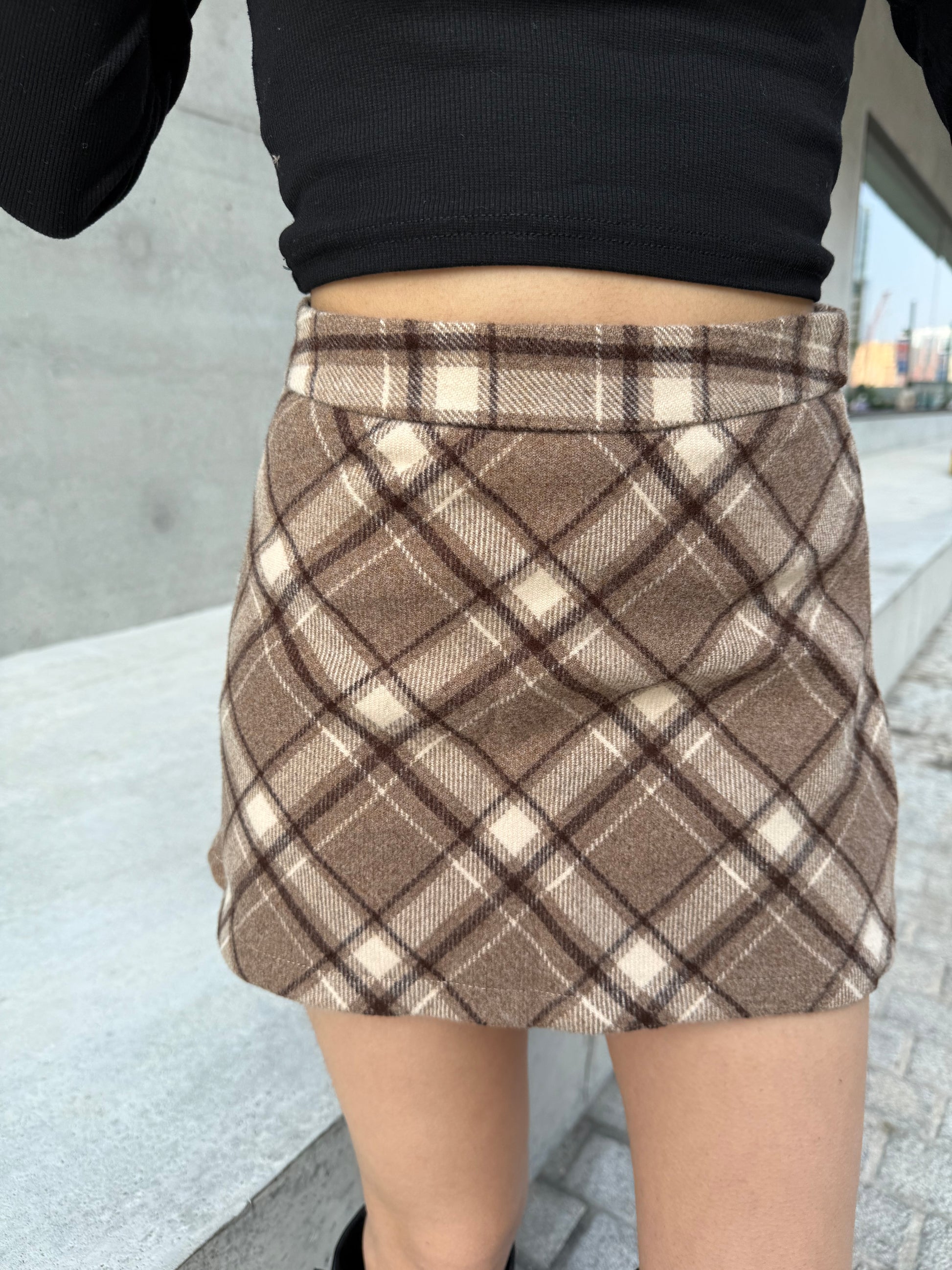 <秋季感十足 格仔短裙仔~> Adela plaid skirt - Glamorous oootd