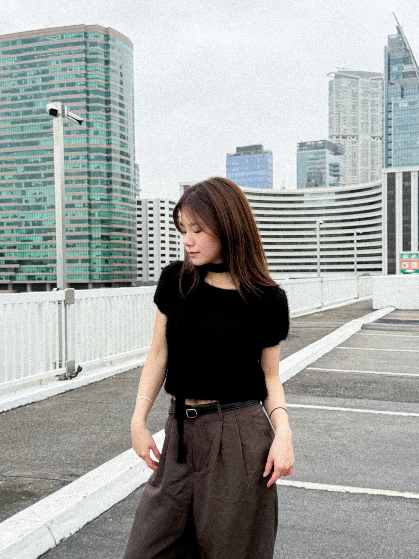 <秒變韓妹系列!短袖加頸巾set!> Lena top and scarf set (Black) - Glamorous oootd