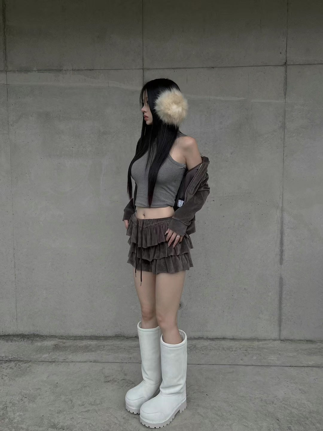 <集可愛與性感於一身！絨面ruffle裙！> Baddie ruffle skirt (brown) - Glamorous oootd