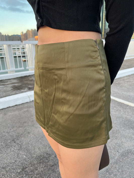 Estrella satin miniskirt - Glamorous oootd